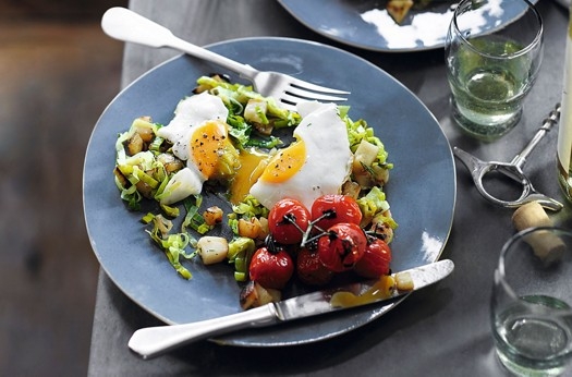 Maris piper & leek hash with fried eggs