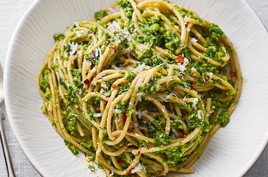 Kale, pea & walnut pesto