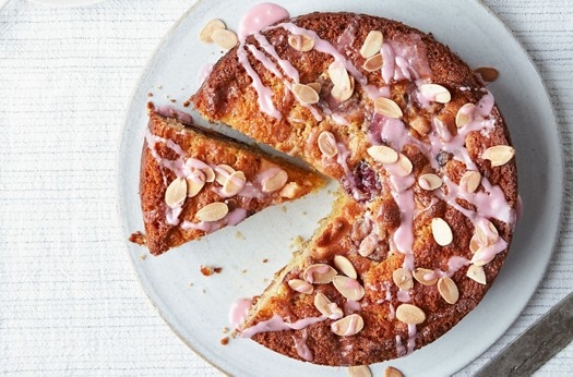 Cherry bakewell cake