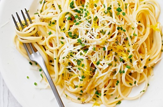 Linguine with chives & lemon