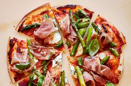 Asparagus, prosciutto & ricotta pizzas