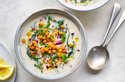 Yoghurt soup with crispy chickpeas
