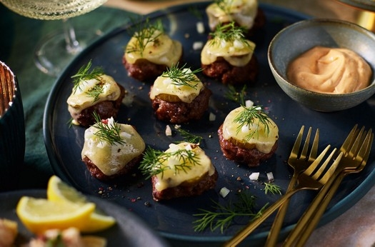Wagyu cheeseburger balls with dipping sauce