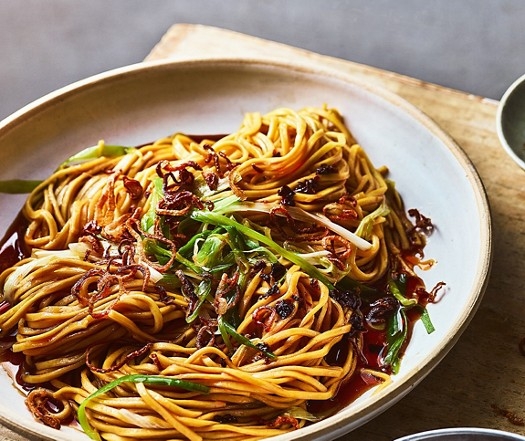 Salad onion noodles