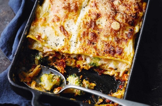 Salmon & broccoli lasagne with red pepper pesto