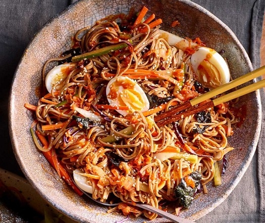 Korean spicy noodles (bibim guksu)