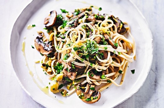 Mushroom linguine with green chilli verde