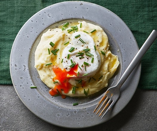 Cheesy mash with poached eggs