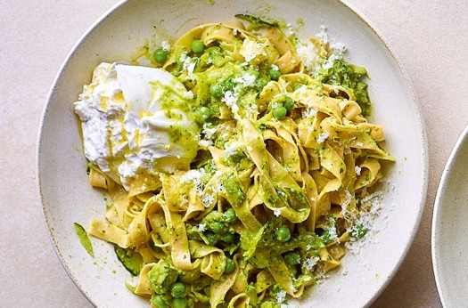 Tagliatelle with peas, courgette & burrata
