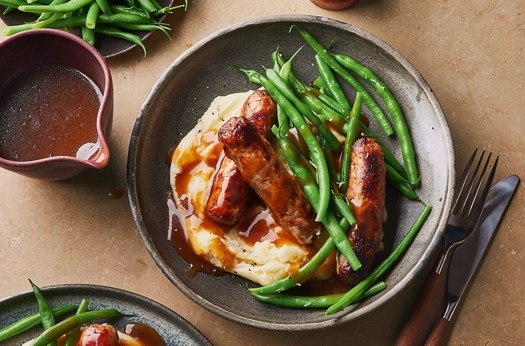 Classic sausages & cheddar mash with beans