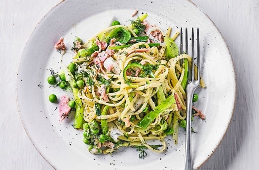 Linguine with ham hock, dill & fresh peas