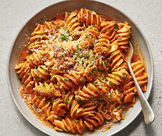 Red pepper & gochujang fusillioni