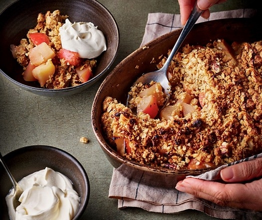 Apple, cider & oat crisp