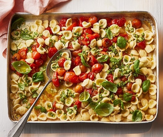 Slow roast tomato and basil pasta