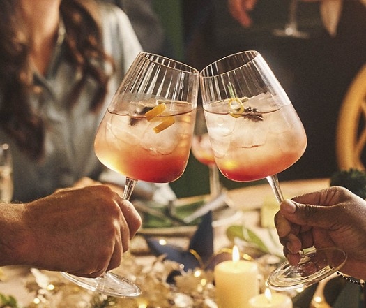 Spiced festive spritz