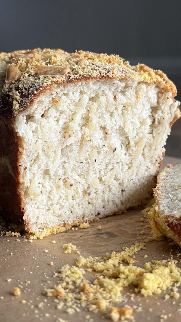 Cacio e pepe english muffin bread
