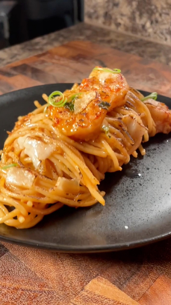 Garlic noodles with shrimp