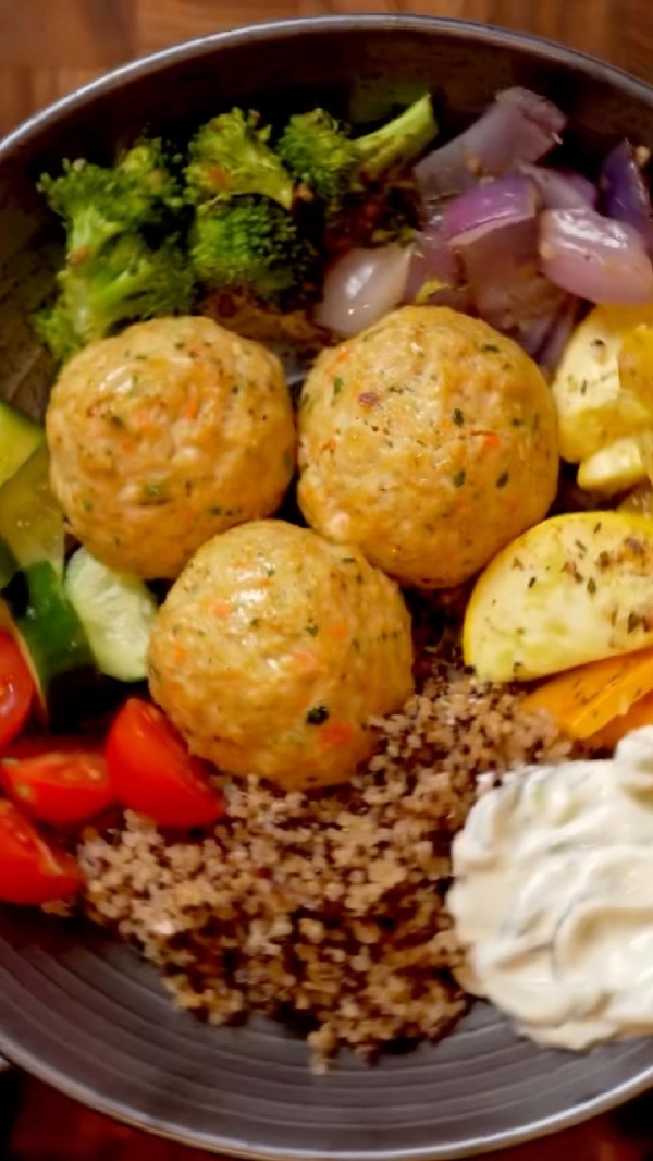 Chicken meatball meal prep 2 ways!