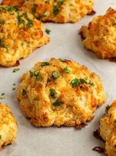 Copycat cheddar bay biscuits