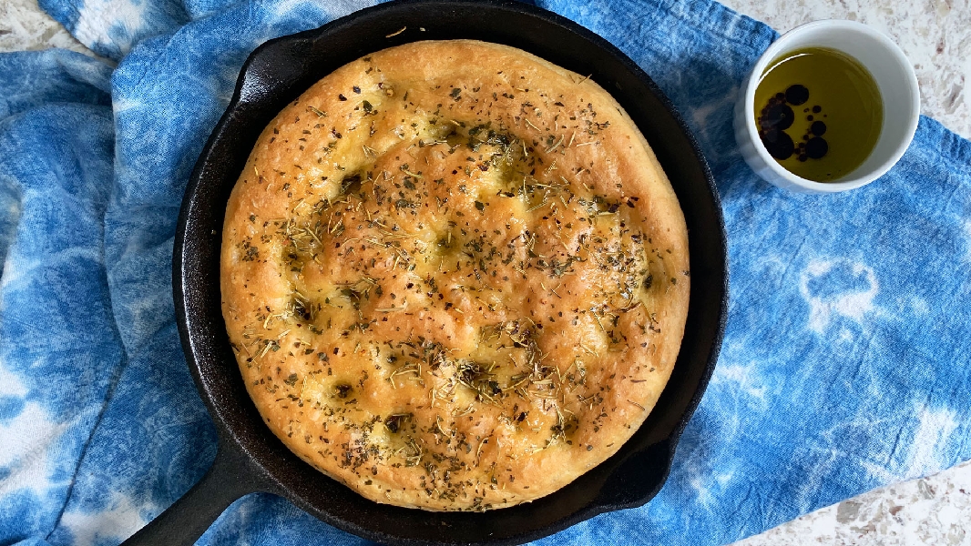 Easy low-flour cast iron focaccia bread