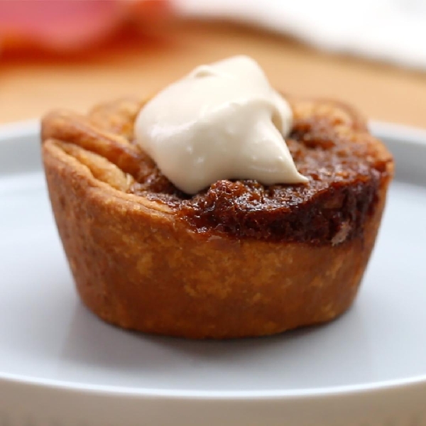 Pumpkin spiced butter tarts with whipped cream cheese