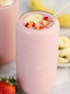 Strawberry banana smoothie