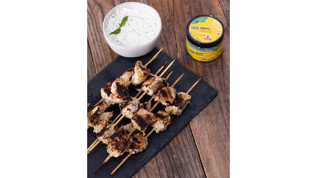 Zesty chicken skewers with yogurt dip