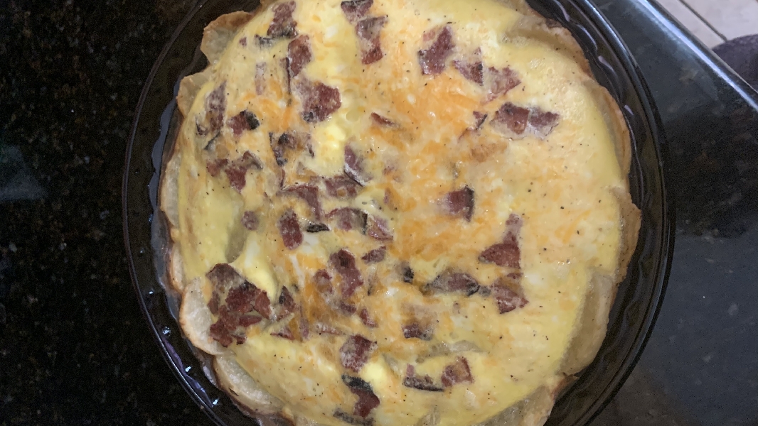 Potato-crusted quiche with bacon