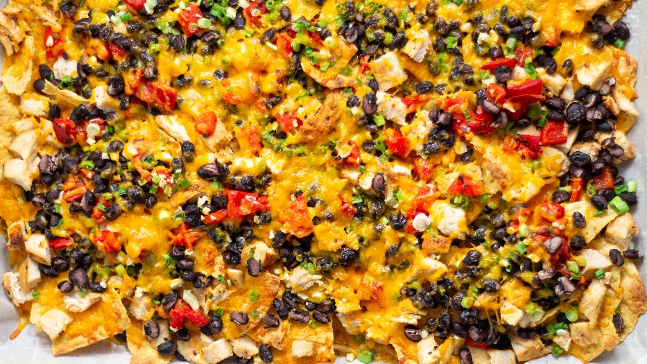 Chopped chicken nachos
