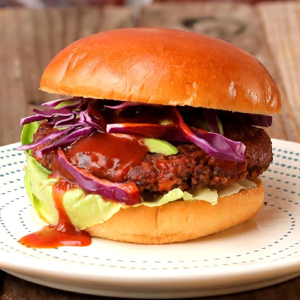 Smoky bbq black bean burger