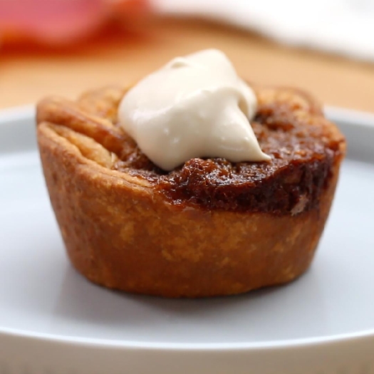 Pumpkin spiced butter tarts with whipped cream cheese