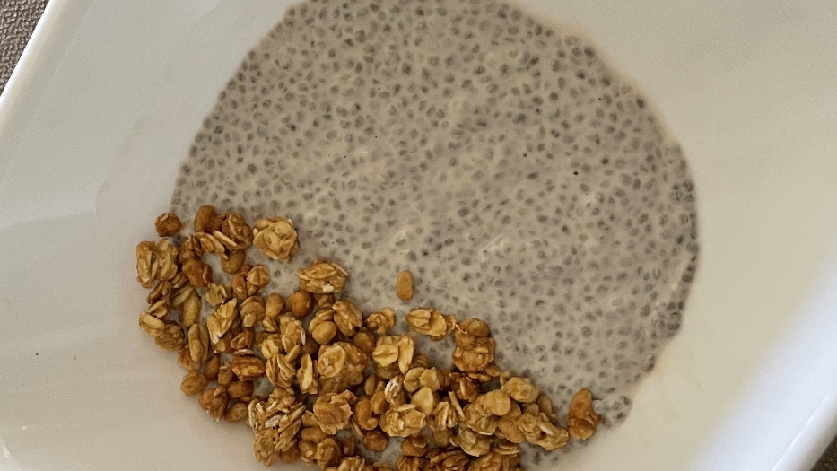 Chia yogurt bowl