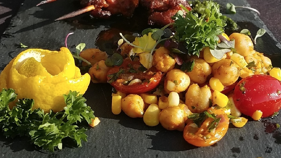 Moroccan grilled corn and chickpea salad