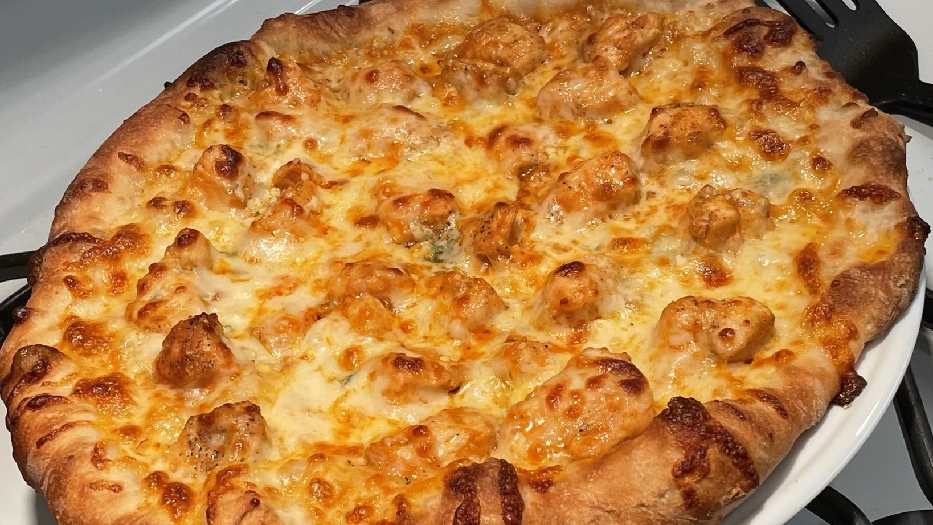 Buffalo chicken pizza