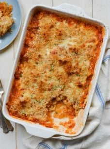 Cheesy baked spaghetti squash with marinara sauce