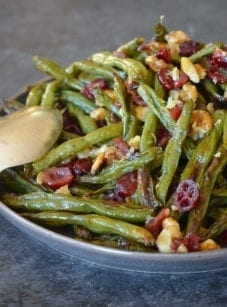 Roasted green beans with cranberries and walnuts