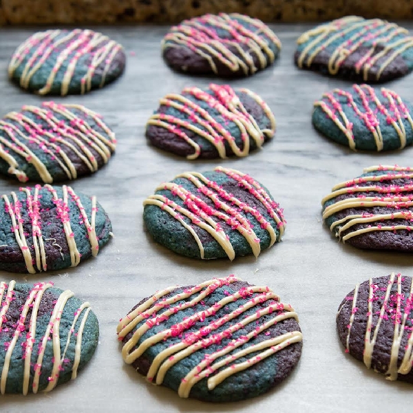 Tasty galaxy stuffed cookies