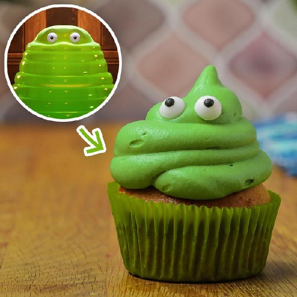 Dulce de leche “blobby” cupcakes