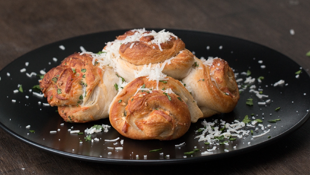 Garlic parmesan biscuit roll-ups