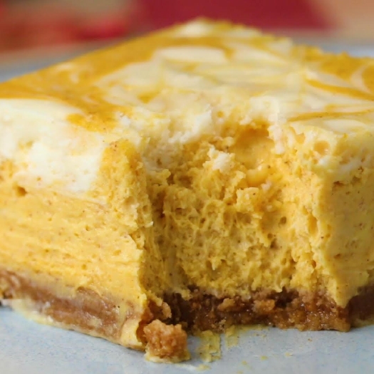 Pumpkin cheesecake swirl bars