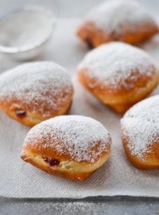 Sufganiyot (israeli donuts)