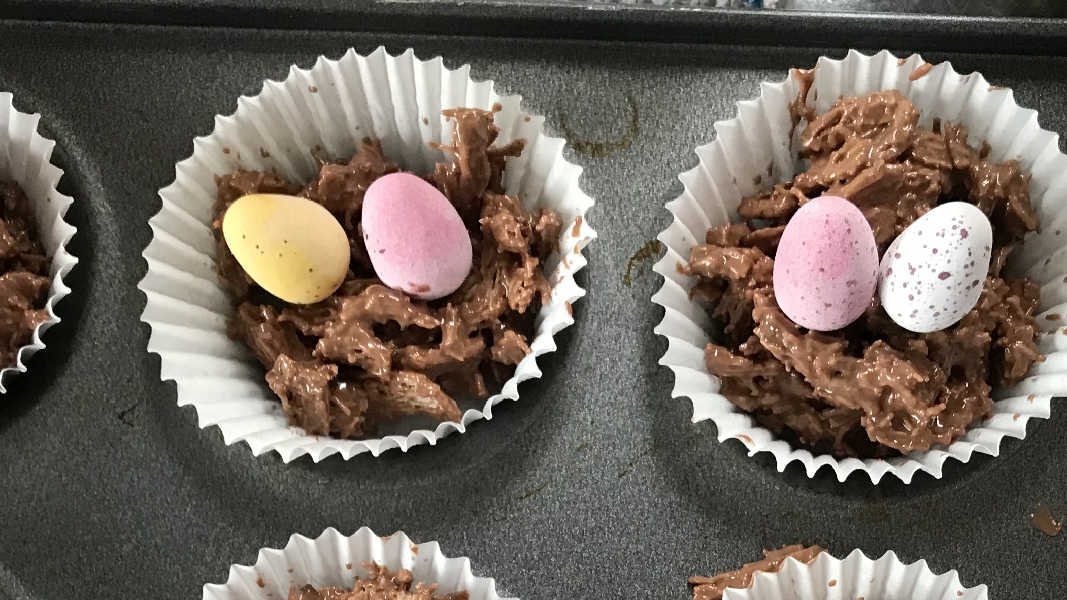 Easter nest cups