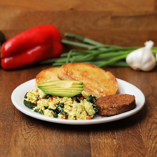 Vegan tofu breakfast scramble