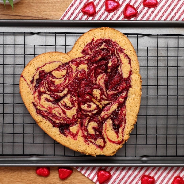 Maple rhubarb blondies