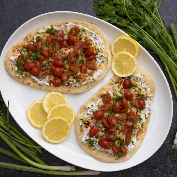 Spiced tomato and chickpea flatbread