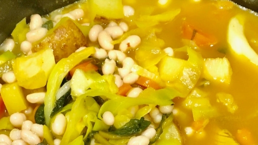 Vegan curried cabbage soup