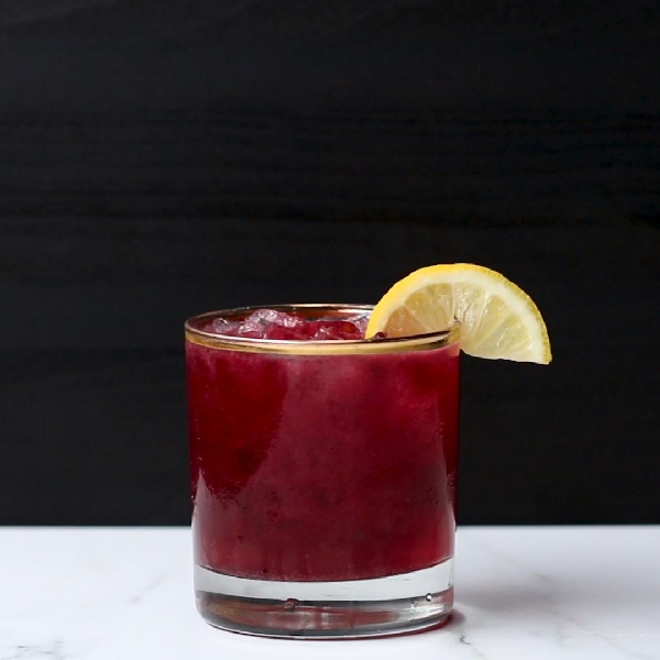 Blueberry bourbon smash