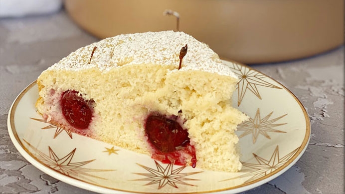 Cherry pancake cake
