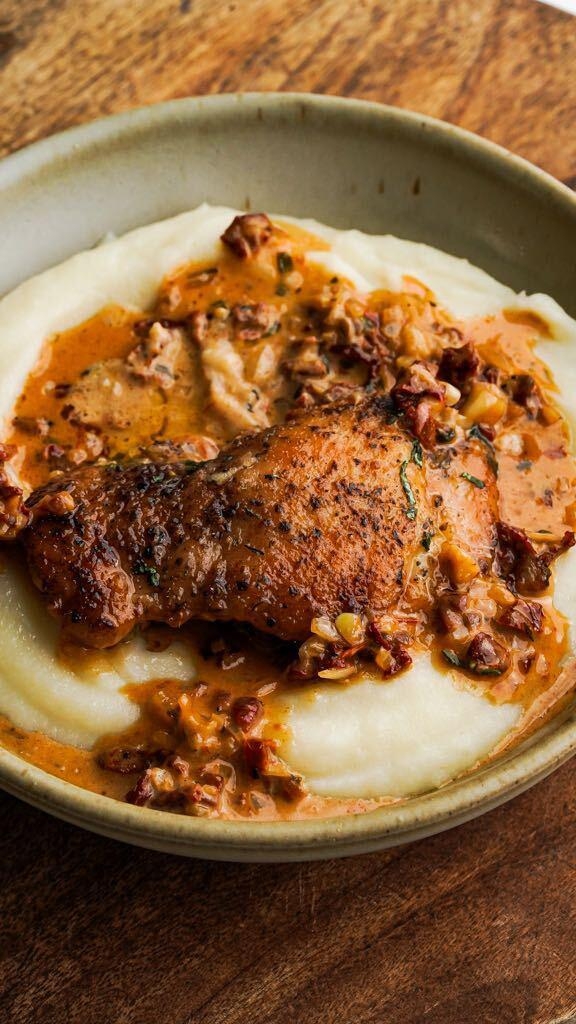 Sun-dried tomato skillet chicken