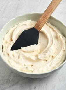 Vanilla buttercream frosting